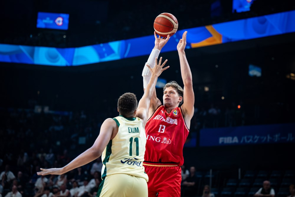 美国队员表现抢眼,争夺奖牌激烈的简单介绍 美国队员表现抢眼,争夺奖牌激烈的简单介绍